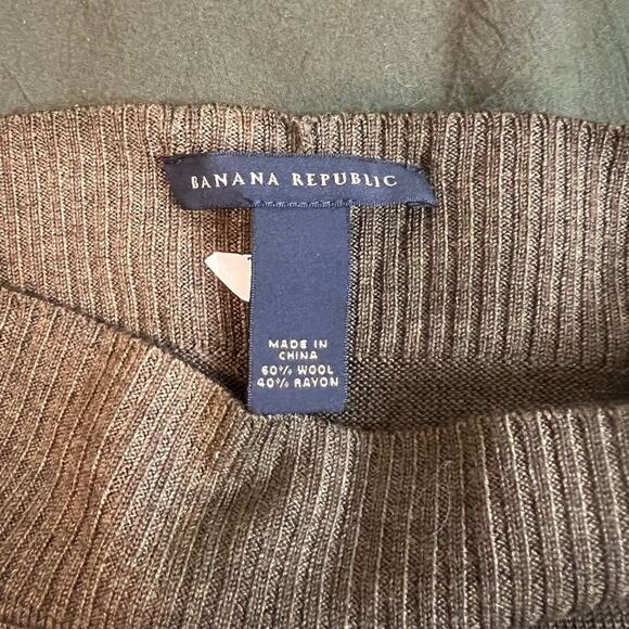 Banana Republic Beige Wool Blend Beanie - Picture 2 of 3